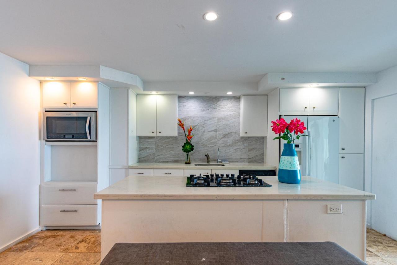 Caprice 14 - Oceanfront Villa - Gated Community With Pool Nassau Extérieur photo